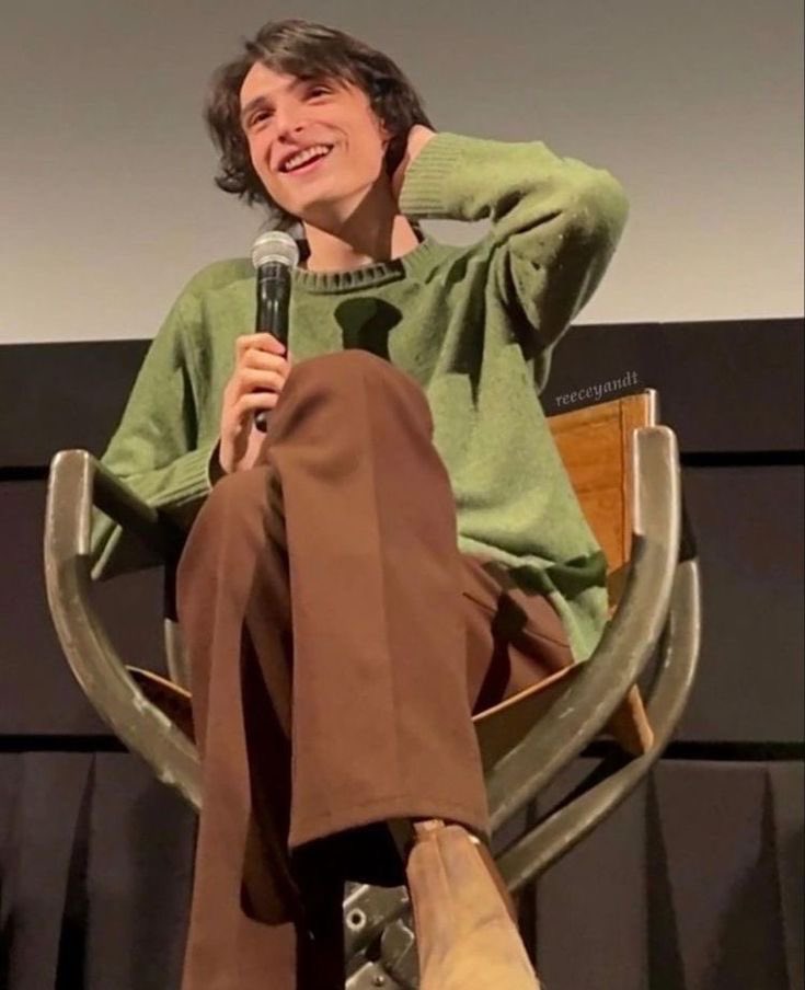 finn wolfhard sweaters tweet media