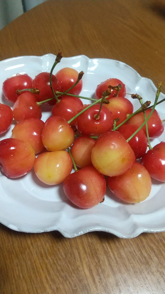 fufus0909's tweet photo. 土曜日のラジオが懐かしい💙
果物好きの中居くん💙
さくらんぼ🍒は食べたかな？
#中居正広_ON_and_ON_AIR https://t.co/OGpRugBVy7