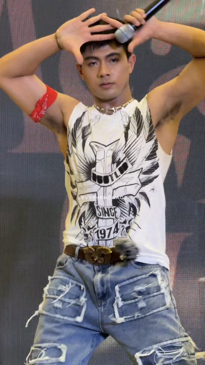 iPostandRepost's tweet photo. Money Shot! Grabe BGYO JL!!!

Screengrabbed from  Levy's Tiktok
https://t.co/IrPnzoJlXS

BGYO AT SM TELABASTAGAN
#BGYO @bgyo_ph https://t.co/CMdNWwuGEy