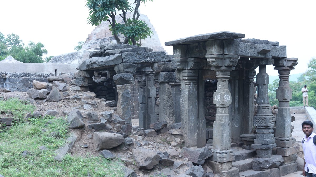 VaibhavBW's tweet photo. Preserving the ancient antiquity of Maharashtra as Lonar is vital to safeguarding a priceless intersection of 50,000-year-old cosmic history with breathtaking ancient architecture. We need more persistent efforts than a sudden rush of tourists to find an alternative to Hampi. https://t.co/qgRoTWaIbb