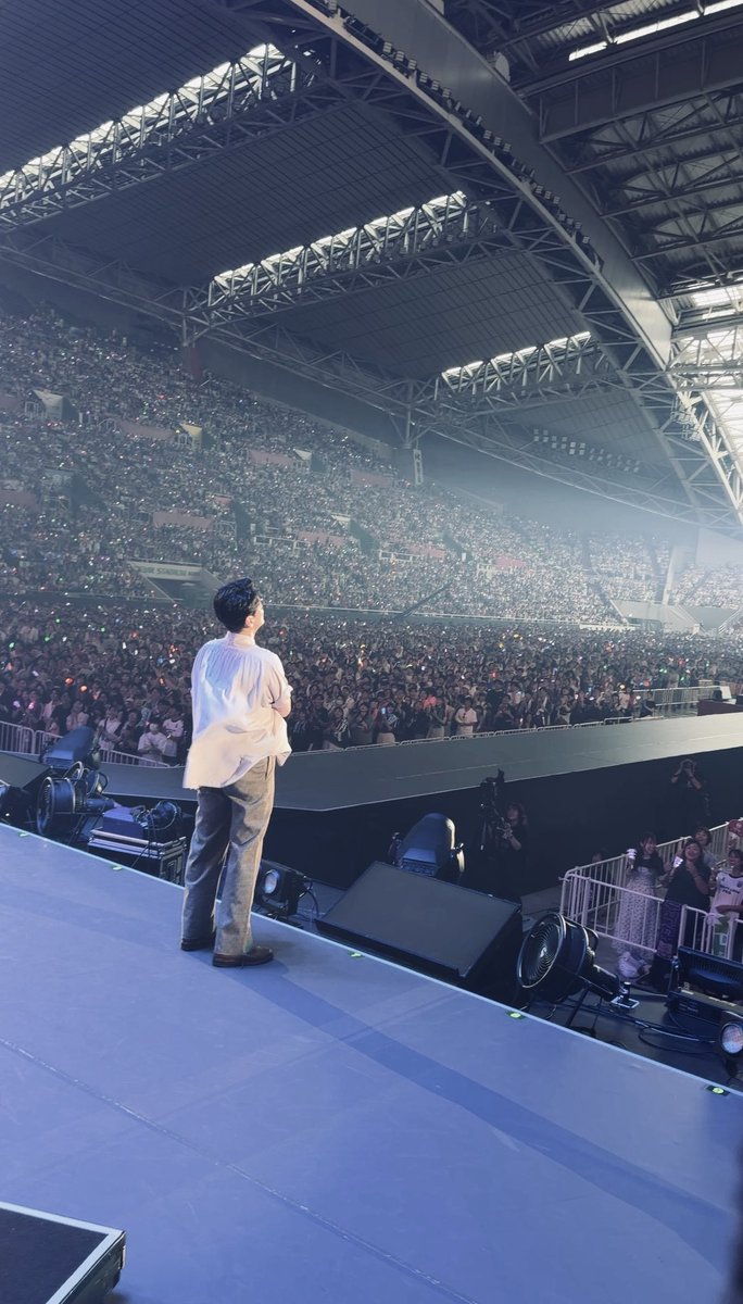 naotaroofficial's tweet photo. 直太朗さんの「わけあって西へ。」の訳はこちらに出演するためでした𖤐

EIGHT-JAM FESへの出演.ᐟ
ありがとうございました(^^)〻

#森山直太朗 #EIGHTJAMFES
#エイトジャムフェス @eight_jam_fes https://t.co/i9Ja5d6qkj