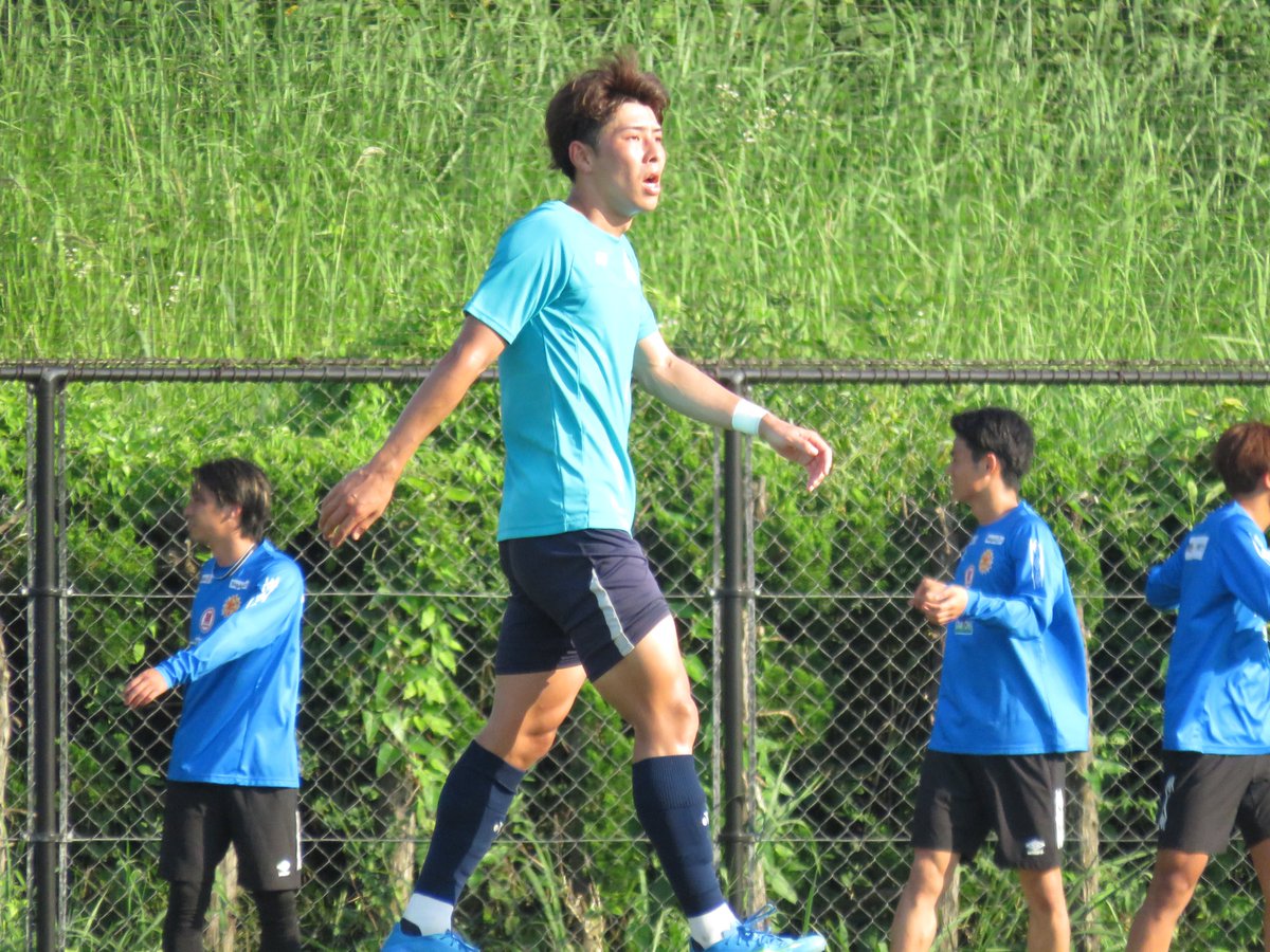 AvispaF's tweet photo. トレーニングマッチ結果報告⚽

🆚#ギラヴァンツ北九州
📍雁の巣球技場
🏟️約1,000人

1st (30分) 1-2
2nd(30分) 0-1
3rd (30分) 0-0

得点者
#佐藤颯之介 選手

応援ありがとうございました

#アビスパ福岡 https://t.co/5J2bjM4ld0