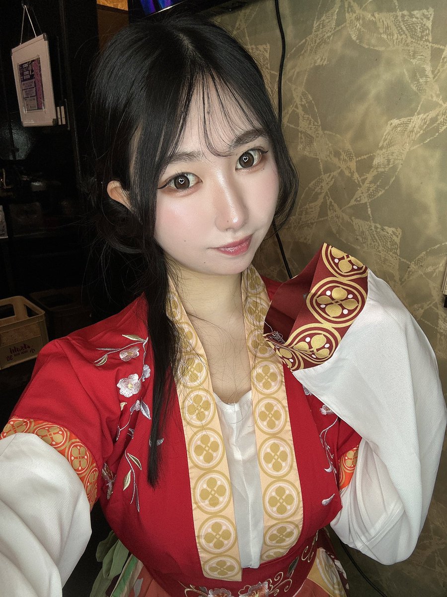 perfe_arisa's tweet photo. ぺるフェ【@Bar_perfe 】ろぐいん！！

今日も七夕イベント2日目🌟

今日も漢服着てますよ〜♡
ラストまでお待ちしてます🎶
 #梅田 #コンカフェ https://t.co/XK9F0yeCPU