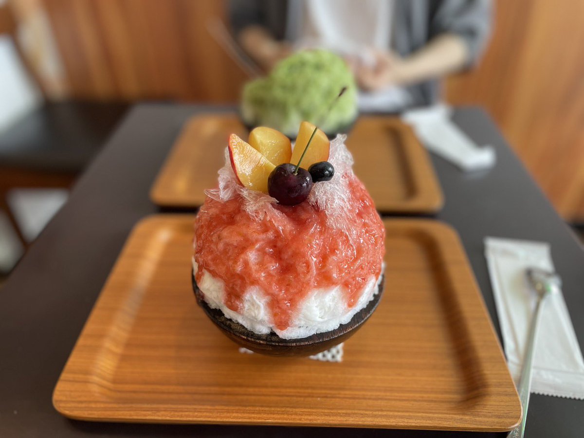 icebox0822's tweet photo. 嫁ちゃんとデート
初めてお店でかき氷食べた（今年29歳） https://t.co/pkKkzLTg8F
