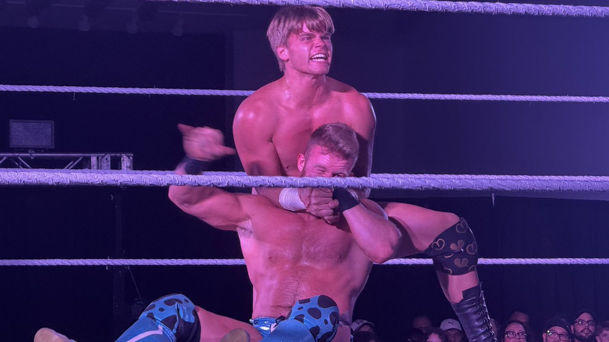 SumBlinkGreen's tweet photo. A few more from #nxtvenice. @TheJimCornette was spot on about the Mason Rook kid. Didn’t realize it was the same guy I called Obese Nick Wayne until someone let me know. Not at all an intimidating presence. Just looks like a guy you’d see selling cell phone cases at Best Buy. https://t.co/YI2BBUU9xE