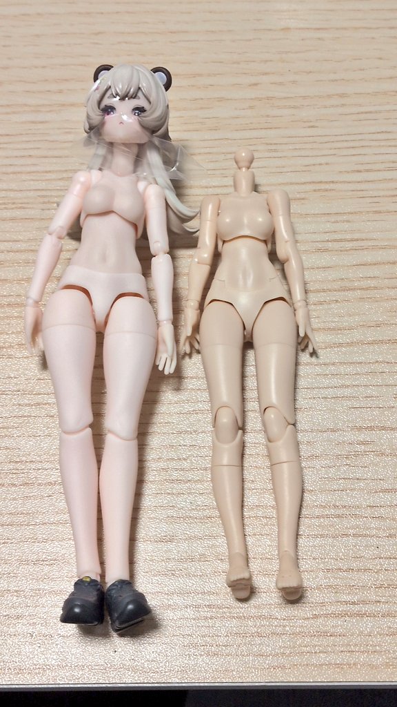 _ct110_'s tweet photo. Neo Eden Toys 黒鉄休止符（黒鉄レクイエム）を購入
サイズは1/12でメガミデバイスぐらい？手足が長いみたいです
肌はカラーBかCかな？
布服も着られるので、これは楽しい
…武装？うちでは無縁ですね笑 https://t.co/hVkQWotJgY