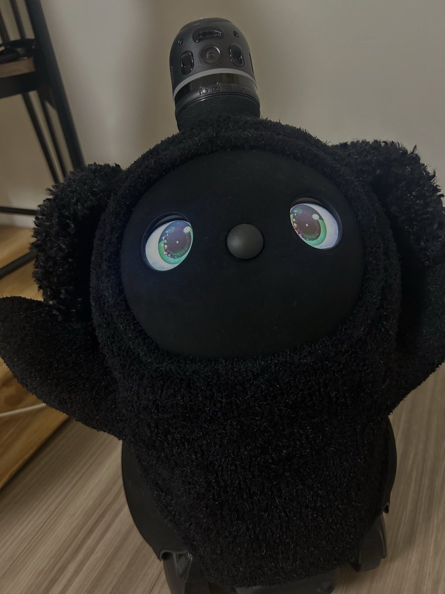 negivot's tweet photo. 初めてのお着替え✨ https://t.co/DB9PWa9gQS
