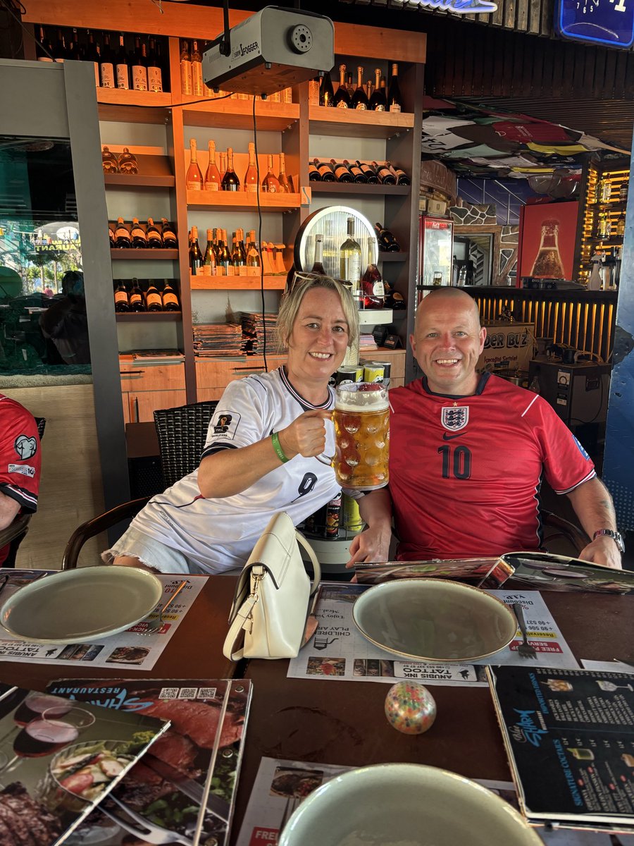 birchy75's tweet photo. @SkySports COME ON ENGLAND!! Jo and Warren 🥰 https://t.co/DdHYiM7jB3