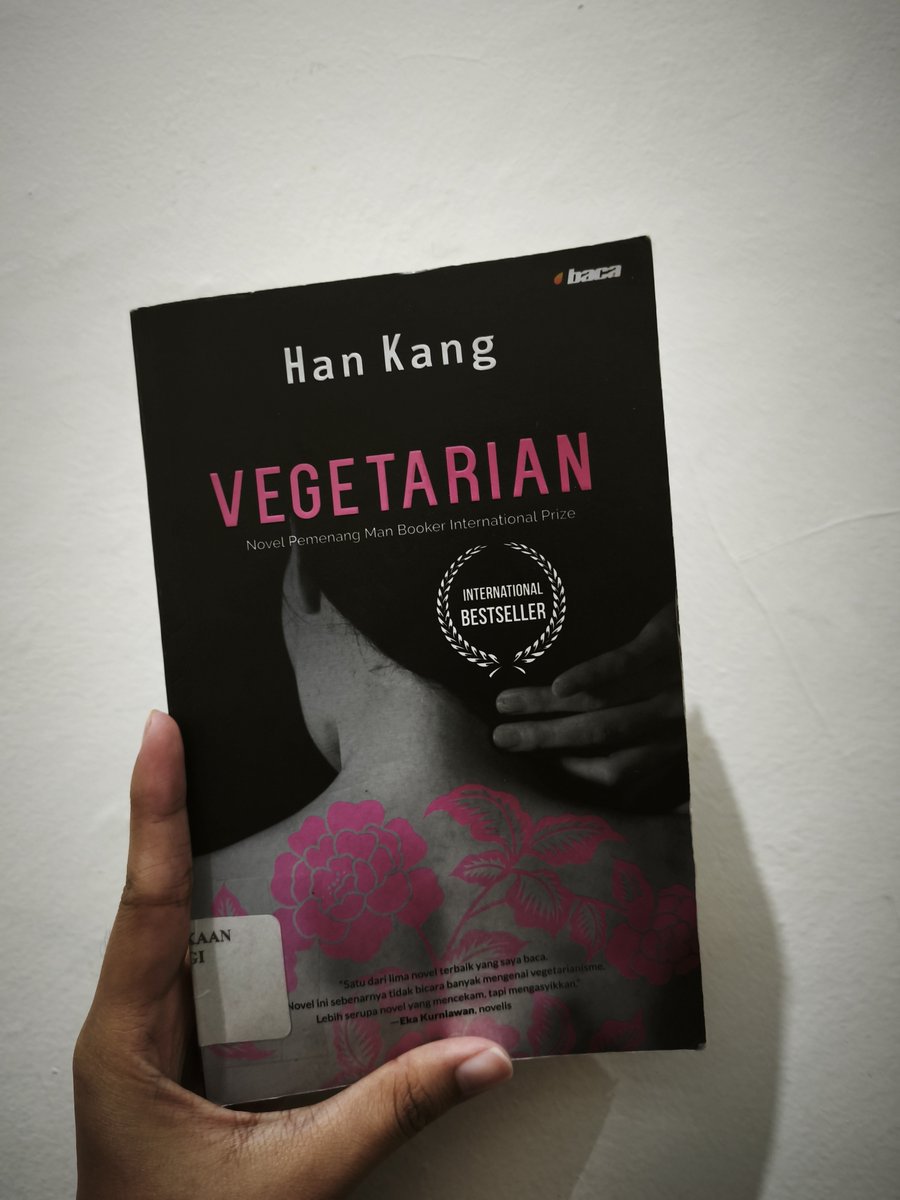 chamomilism's tweet photo. another buku sinting i love the most https://t.co/6TzaXkU2mD