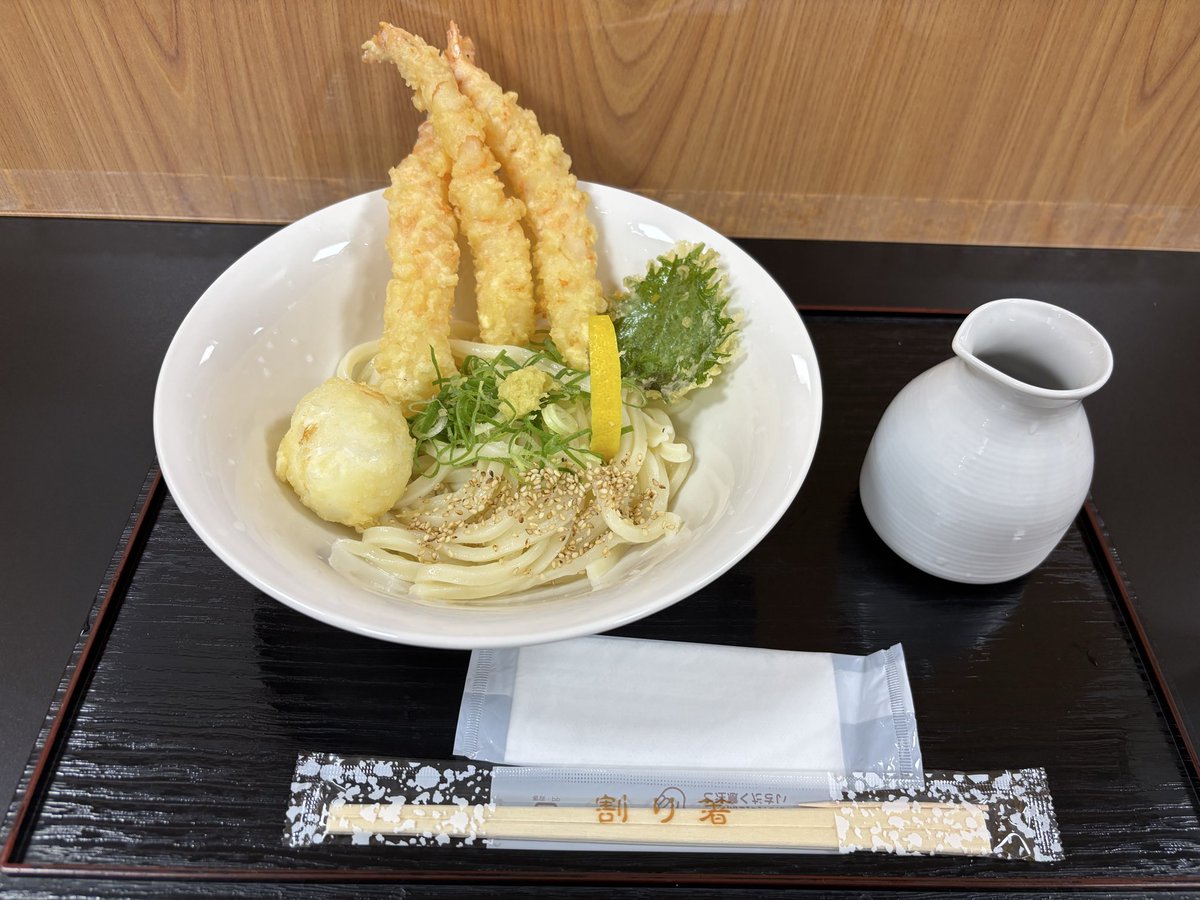 __miziro3's tweet photo. 四国瀬戸内物産展行ってきた^ ^
日の出製麺所のえび玉天うどん
美味しかった〜！ https://t.co/ZWqwS8a48g