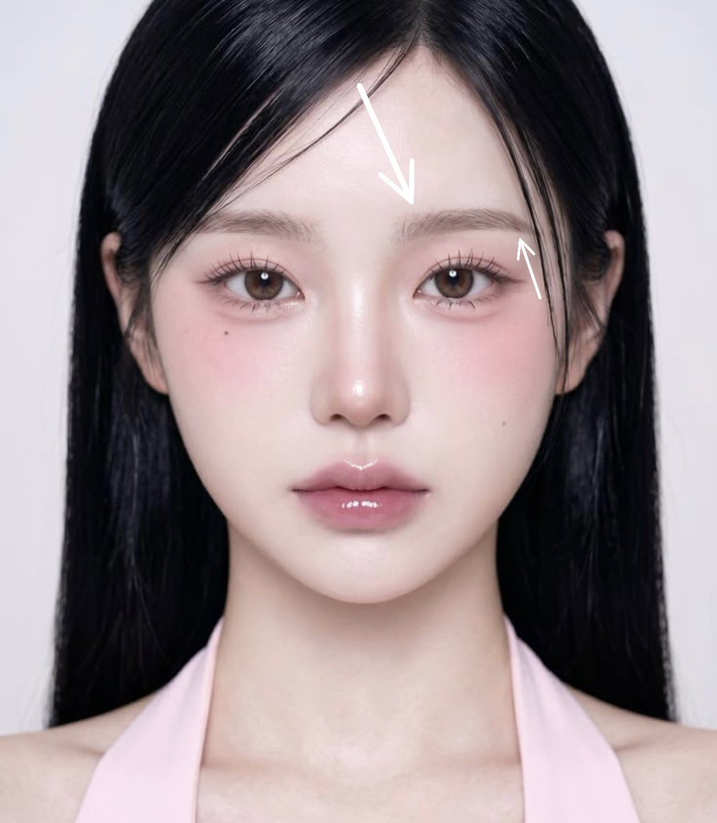 lnqqq1's tweet photo. 日本人は眉頭から眉の真ん中が一番濃くなりやすいから、マジで間引き必須‼️‼️‼️‼️

やり方⬇️
①ブラシで全体を整えて濃い部分を見つける
②そこをブラシで毛流れと逆方向に浮かせる
③変な隙間が出ないか確認しながら毛を抜く
④上方向にブラシで上げて長い部分も抜く

これだけで一気に芋感なくなる🥔 https://t.co/9ipJDeAeoz
