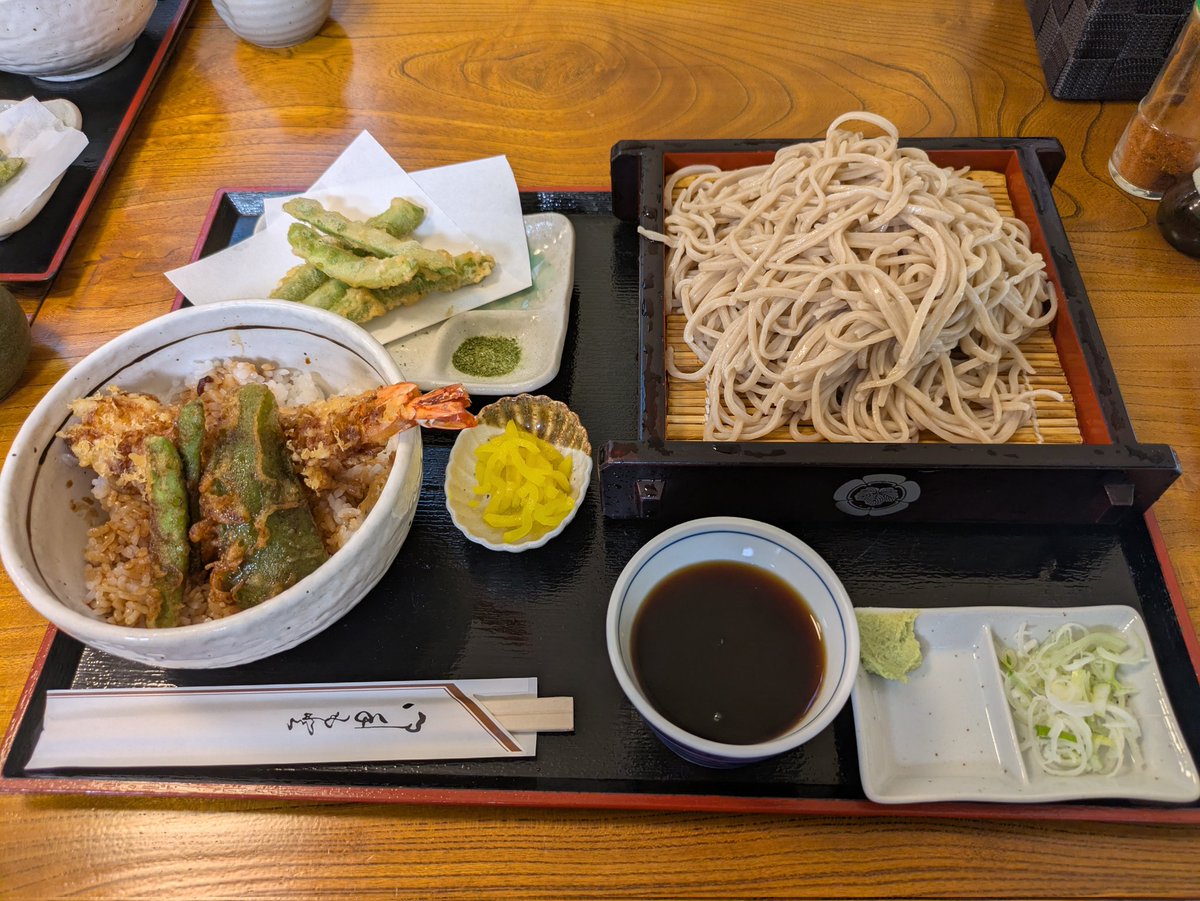 MaximumWagmon's tweet photo. 福島県麺旅一軒目🍜
まずはそば😆

そして何故か城🤣

全ての食材に感謝して！
ご馳走様でした🙇

#IPPON競馬
#IPPON麺倶楽部
#白河
#福島県 https://t.co/G7ltpOphVt