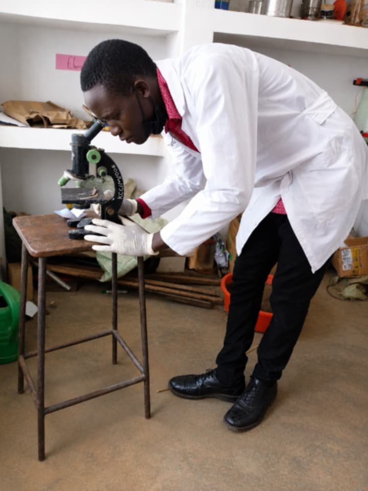 Ignatius_Univ's tweet photo. Hands-on in the lab 

Otim Ben, Science Laboratory Technology student at IGUKA, turns theory into skill  measuring solutions, analyzing under the microscope, safety first.

This is learning by doing.
Aug 2026 Intake open. Apply in one day and be admitted.
#IGUKA #LabTech https://t.co/Qn7ao0kRea