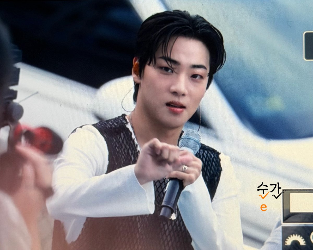 mom_e_nt's tweet photo. 260711 인제 pre
#이션 #온앤오프 https://t.co/KpJUC3pley
