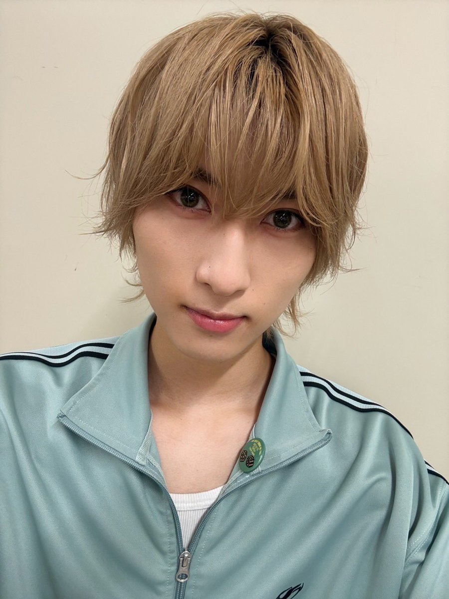 hayate_i_1012's tweet photo. リリイベありがともやでした✨

冠番組『スパドラ★クエスト』
いよいよ本日25:50〜放送開始なので、ぜひお楽しみに！
https://t.co/b8cUKLooOs

#SD_6thSG https://t.co/sfjRrMSplj