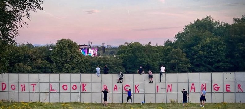 OasisPlanet_'s tweet photo. Gallagher Hill, Heaton Park 2025

📸 Beau Fildes https://t.co/Kki2sBIXm3