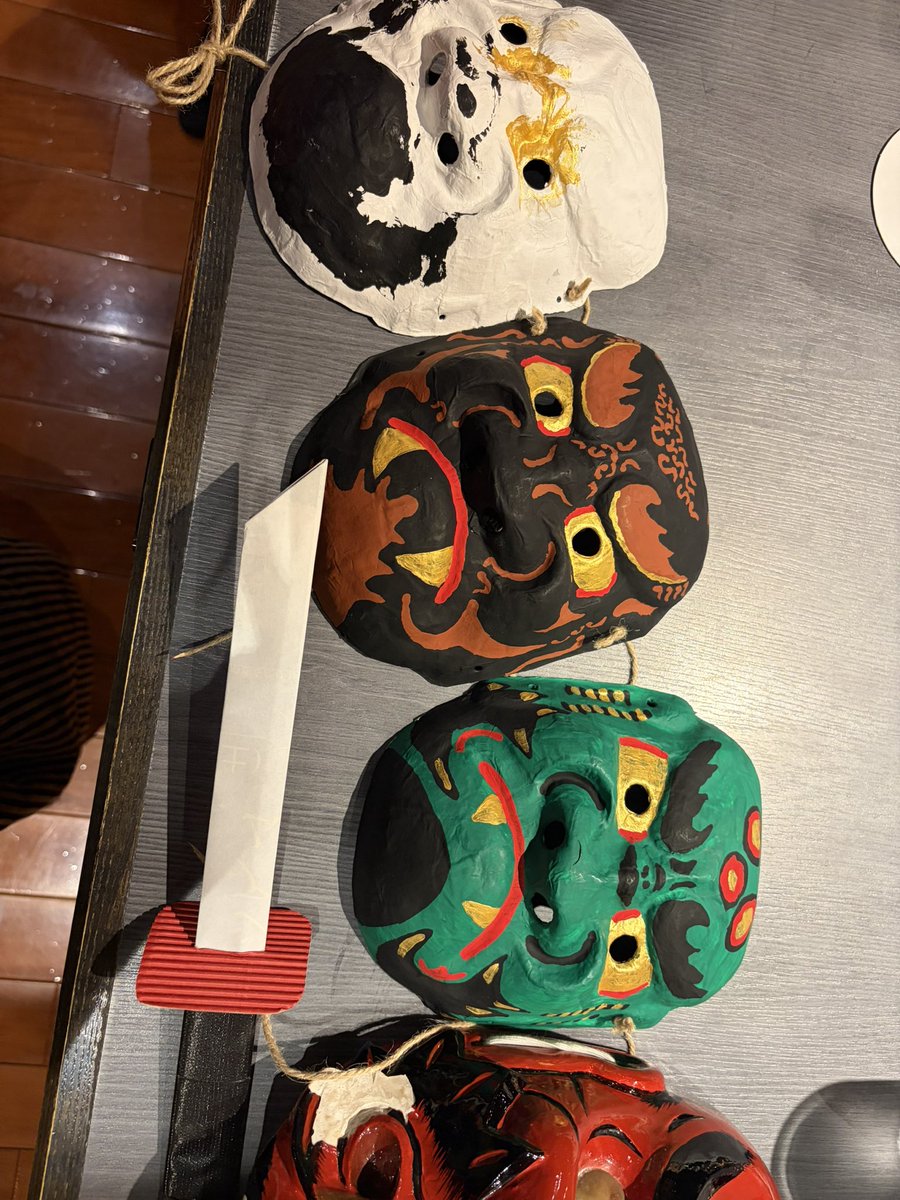 yati_o2's tweet photo. 本日の居酒屋鬼剣舞では、
鬼剣舞のため、1年越しに茨城から岩手へ来てくださったご家族と出逢いました。

遠くから足を運んでくださる方がいること、その想いに触れられることが本当に嬉しいです。

人と人をつなぐ鬼剣舞の力に、改めて感謝です。 https://t.co/GXAtDpnvyk