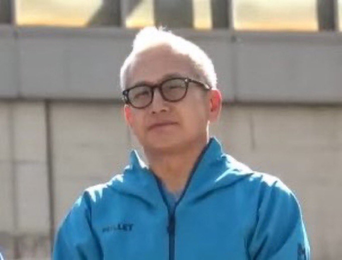 aru59's tweet photo. 日本保守党
小野寺まさる(北海道支部長)

『私は元々 自民党の議員でしたが
やっぱり政権を担える力があるのは自民党、だから「自民党で頑張るしかない…」と思っていました。
ですが、今の日本を見てそういうふうに言っている場合ではないと思いました。

例えば、給料は変わらず物価が高くなっているのに何の対策もせず、少しお金を配って誤魔化すだけ
更に国民にしていた約束も全く守らない。

我々は 日本人の為に しっかりとした政治をするべきであって、今までする事がなかった自民党がそれを出来るとは到底思えない。

私は自民党という船に乗っておりましたけど、日本保守党という船に乗り換えました。

それは有本さんから言われた言葉があって
その信念の通りに動いたんです。
有本さんは
「もう60も過ぎて老い先短いのだから何も失うものはないだろう」と言いました。
「最後、この国の為に恩返しをしようじゃないか。」
という言葉でした。

私には はっきり言って私利私欲はありません。
自分が死ぬまでの間どれだけ素晴らしい日本を皆さんに、そして次の世代に渡すのかだけを考えています。』

#日本保守党
#小野寺まさる