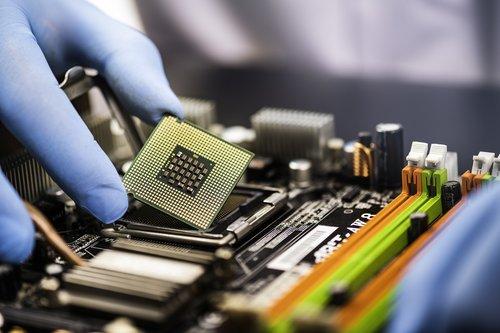 FinancialTurner's tweet photo. When the chips are down, U.S. technology stocks always find a way. https://t.co/N2LfEMGnNx https://t.co/lZPZZPlUyR