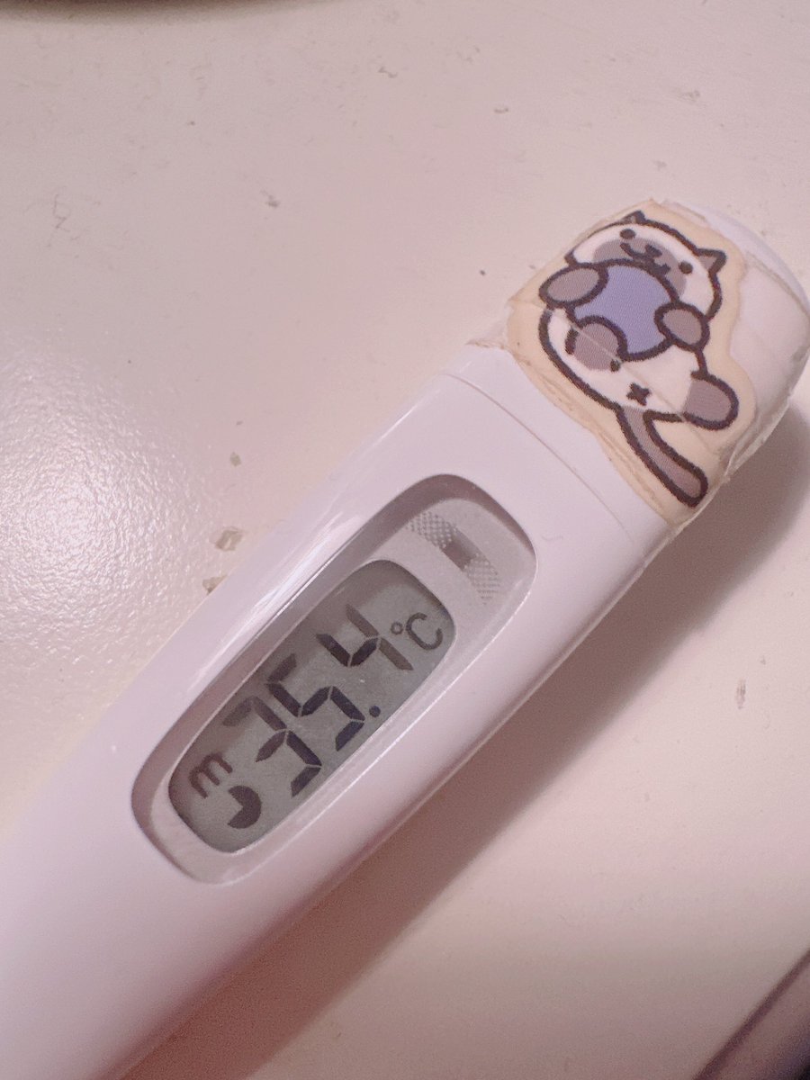 comoroll's tweet photo. あ、具合悪い…熱ある…と思ってはかると35度台なのわたしあるある
平熱元々35度前半だったのを何年か前に頑張って代謝上げて36.5くらいまであげたから低体温きついというかこれ34度台まで下がるやつ🫠
お風呂入って身体温めてこれだからもうわけがわからない
頭いだい🫠🫠🫠🫠🫠🫠🫠 https://t.co/F37ZpF5qmg