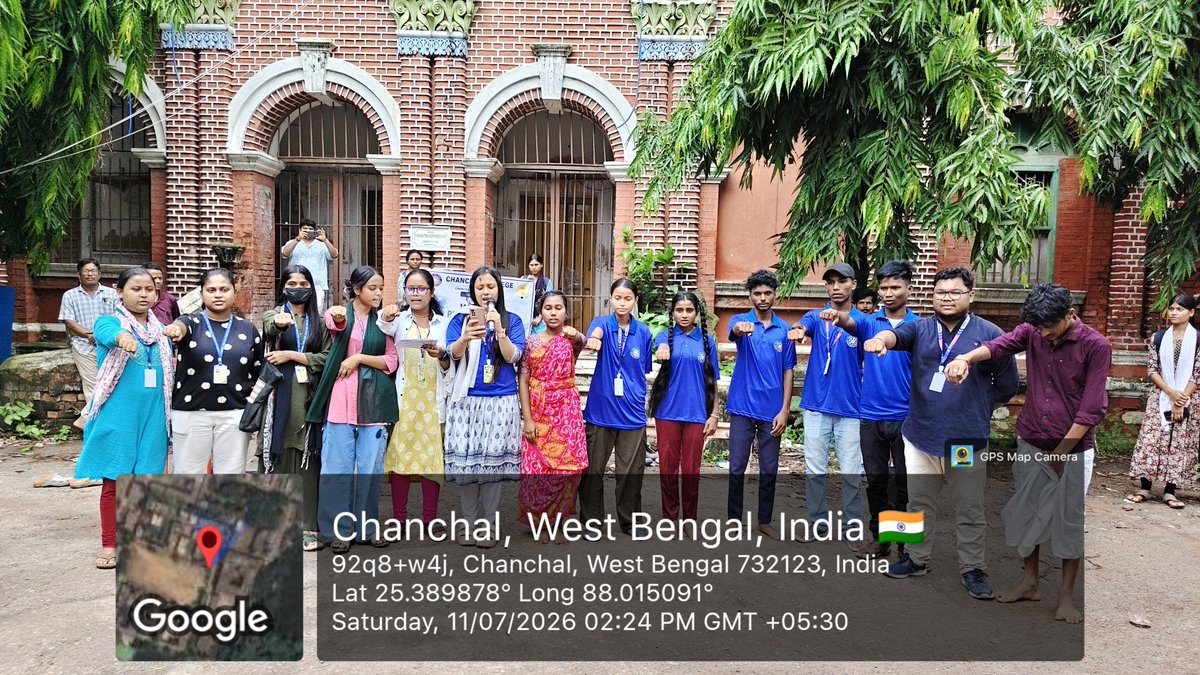 ChanchalNss's tweet photo. 🎭 NSS Unit, Chanchal College marked #WorldPopulationDay with a street play, "Small Family, Happy Nation," promoting responsible family planning and sustainable development. 🌍 #NSSIndia https://t.co/rwHKHgKf9P