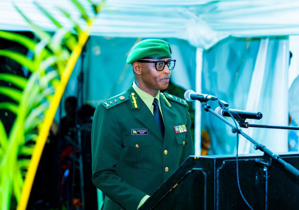 Radiotv10rwanda's tweet photo. Perezida wa Repubulika y’u Rwanda akaba n’Umugaba w’Ikirenga w’Ingabo z’u Rwanda, Paul Kagame, yashyize mu kiruhuko cy’izabukuru, Maj Gen Emmanuel Bayingana, Maj Gen Vincent Gatama na Brig Gen Albert Rugambwa.

Abandi bagiye mu kiruhuko cy’izabukuru barimo ba Ofisiye Bakuru 74, ba Ofisiye Bato 78 n’abandi 1288 bafite amapeti atandukanye.