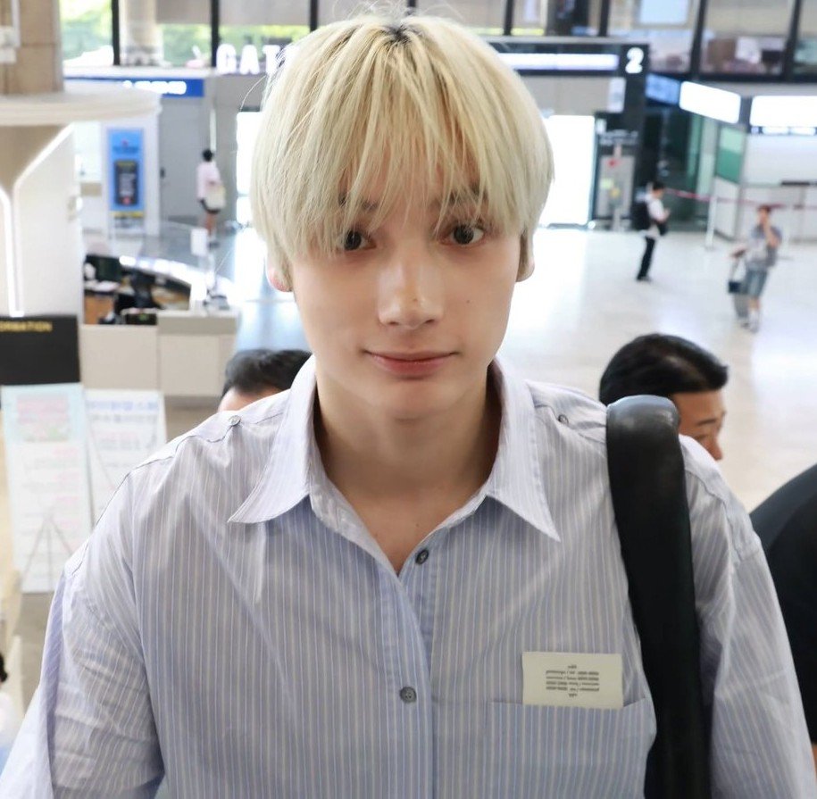 ningarms's tweet photo. He looks so puppy whenever he made this face https://t.co/uXONxWlYCl
