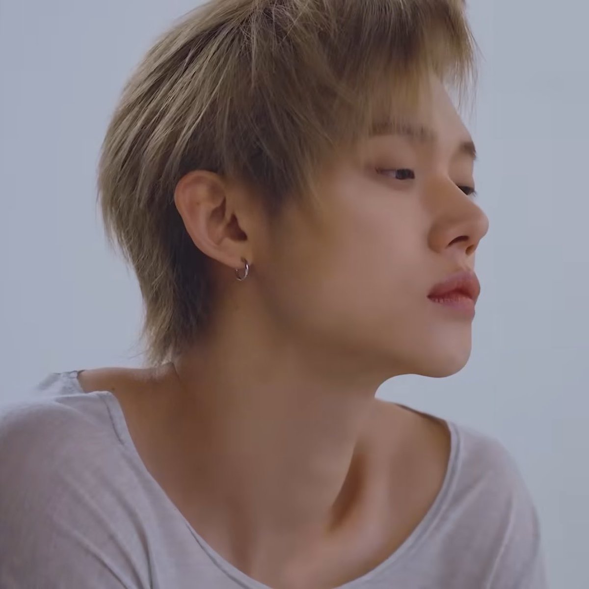 closetobeomgyu's tweet photo. he has the prettiest most kissable lips on earth https://t.co/nNyGEi4iQb