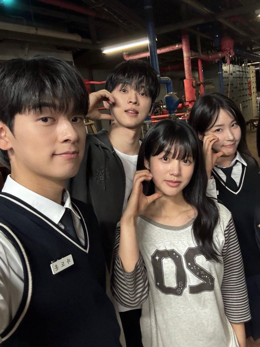 818svs's tweet photo. 퍼스널컬러는 꼬질꼬질 https://t.co/LrnRO1J4y3