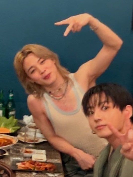 jiminticaI's tweet photo. jimin looks so adorable 🥹😭 https://t.co/VlKO2fqvsh