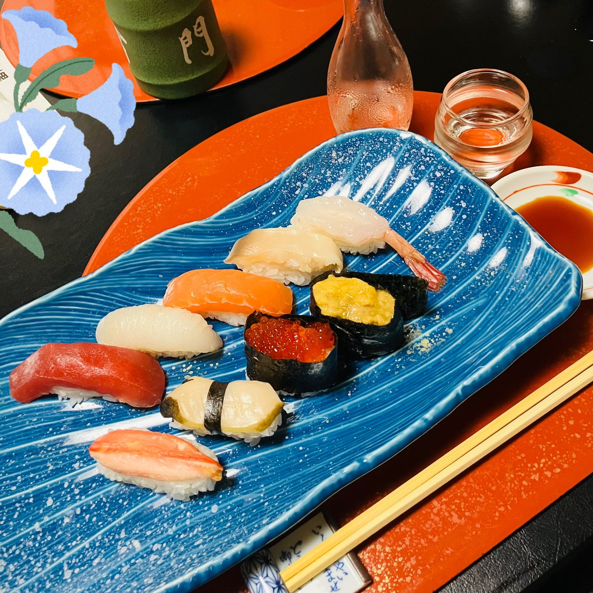 mr_mist75's tweet photo. 父の米寿のお祝いで観光客にも人気のお寿司屋さんへ。
特上握りと一品料理をいくつか。銀鱈の煮付けが美味しかった😋 https://t.co/Rjeu0D46Bn