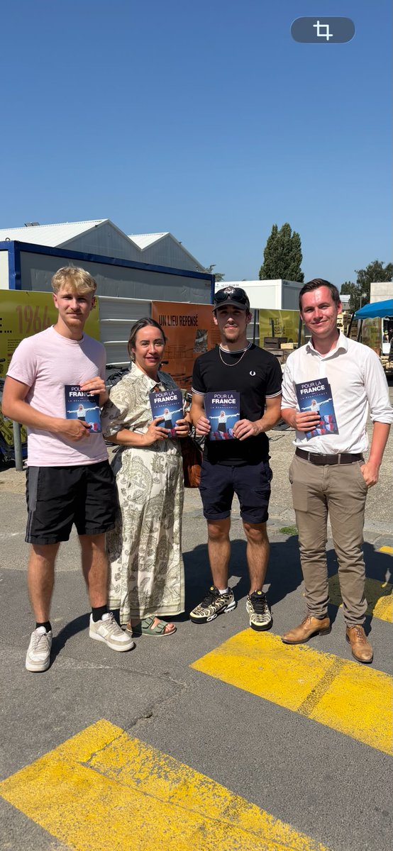 theothomas56's tweet photo. Ⓜ️ Mobilisation ce matin sur le marché de #Lorient pour soutenir la candidature de Marine Le Pen aux élections présidentielles.

Un excellent accueil des Lorientais. Cela fait chaud au cœur pour la suite ! 
#Presidentielles2027 #Marine #RN https://t.co/2VqpJD5liX