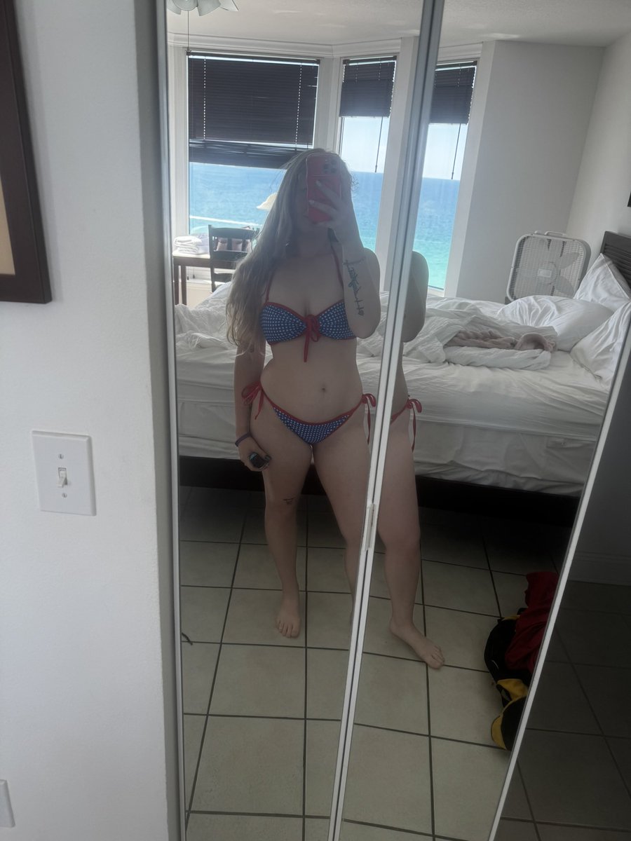 bittytiddies's tweet photo. https://t.co/8xncbpV1BN subscribe for FREE!! And check out my content 😉 @OnlyFans https://t.co/SVyH8mW54j