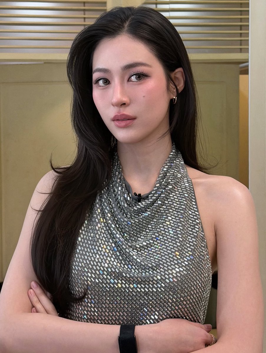 00k1105's tweet photo. Wow 

#หลิงหลิงคอง #linglingkwong https://t.co/l7T26Ovw1F