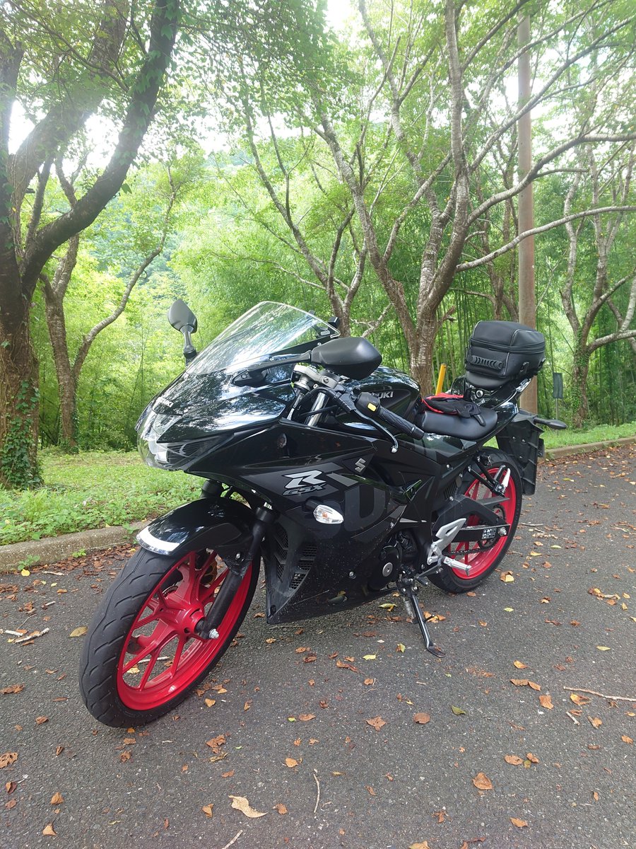 ikuya_oms's tweet photo. ��朝、蒜山ツーリング

#GSXR125 https://t.co/4I7AHAEMfR