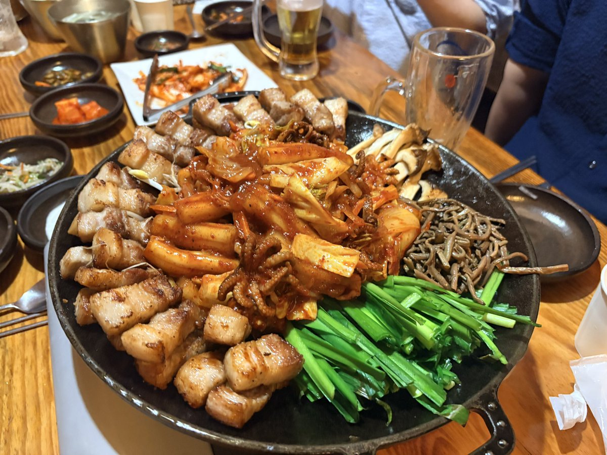 mie_3350's tweet photo. うまうま😋暑すぎ人多すぎだー https://t.co/y1ISg2l07N