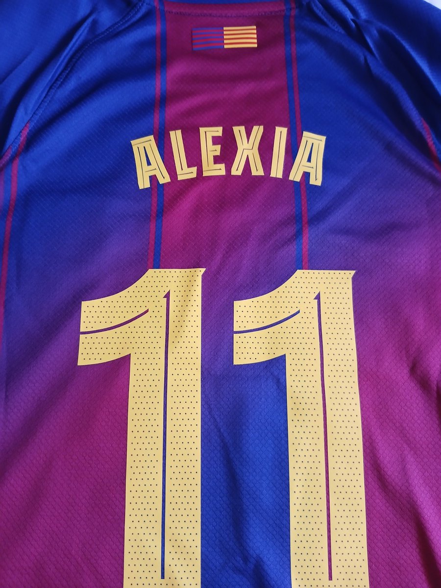 neleba_'s tweet photo. Me acaba de llegar la camiseta de Alexia.
Lo siento @LC_Lionesses, pero esta es la camiseta de la verdadera 11.
La nostra onze, la nostra capitana. https://t.co/iHZwgJv9L3