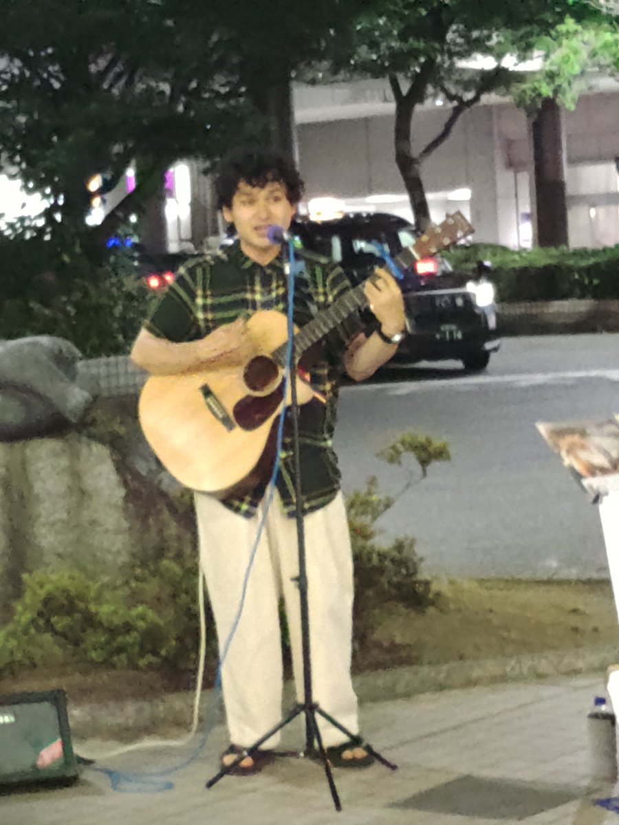 zcmwj's tweet photo. 7/10ははぴぐらさんの路上ライブを見に行った、楽しい路上ありがとう、来週ははぴぐらさんが初の市川イベントに出演するので有給とって見に行くことにした、今日の合同路上も行きたかったけど仕事のあとだから間に合わなかった、昨日合同路上やったの見ればよかったと思った、暑いときはソフト食べたい https://t.co/apPneE1KLQ