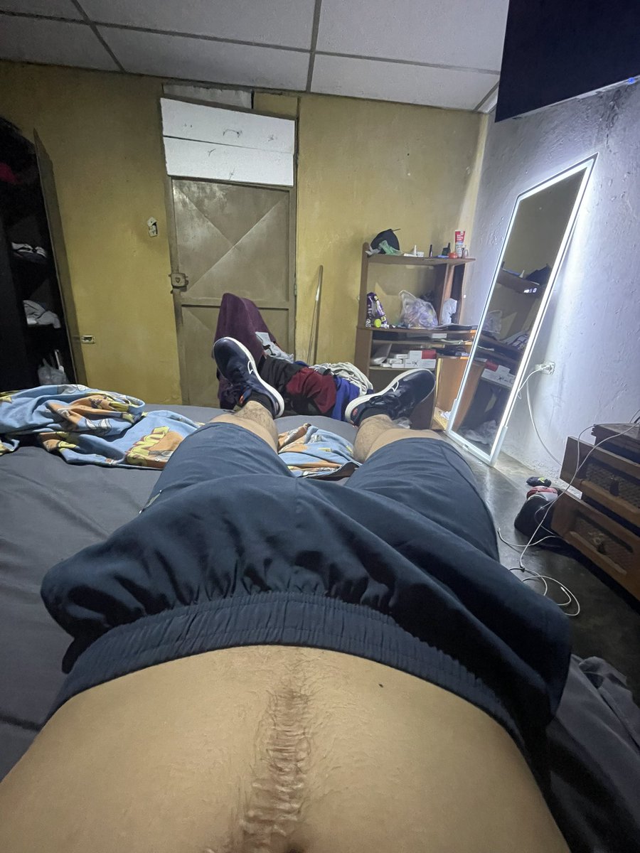 alexisuzcat's tweet photo. Buenos días gente😆 
Ser hombre y amanecer así, full duro, listo para abrirte ese culo, me falta es el culo hambriento🤤 quien dice yo?

Nuevo VIDEO DISPONIBLE 😈 
Suscríbete https://t.co/Z1RJav7Xao https://t.co/BWZ8dBWHFI
