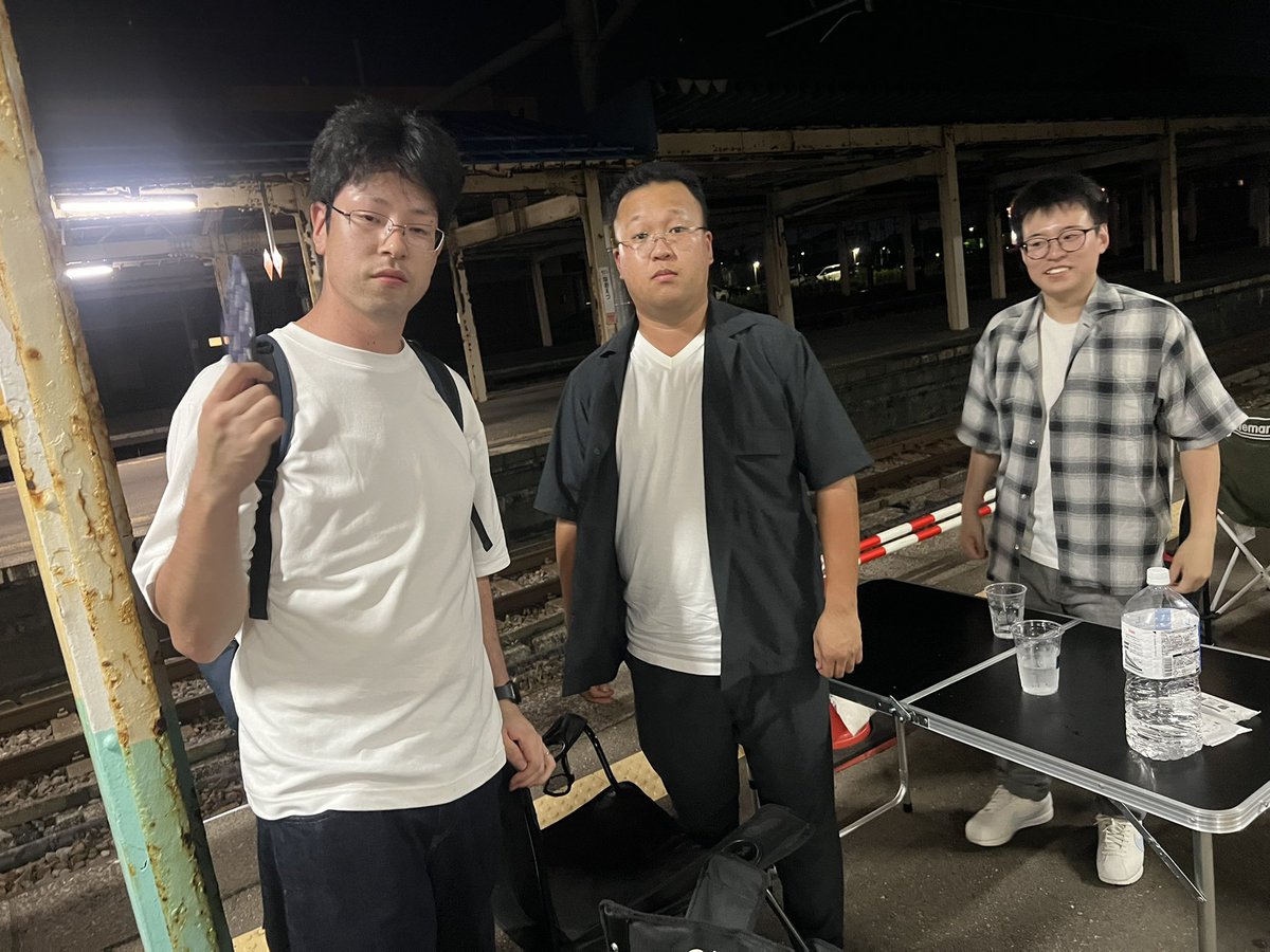 yq90xl's tweet photo. 楽し過ぎてあっという間に時間が…｡ﾟ(ﾟ´Д｀ﾟ)ﾟ｡
ぱぶちぇん、ほくりくサン、2人ともありがとう…！！

さてさて、お家に帰るために先ずは泊駅に行きます…！(∩´･ω･`)⊃ ｼｭｯ https://t.co/ccFNGfmAPZ