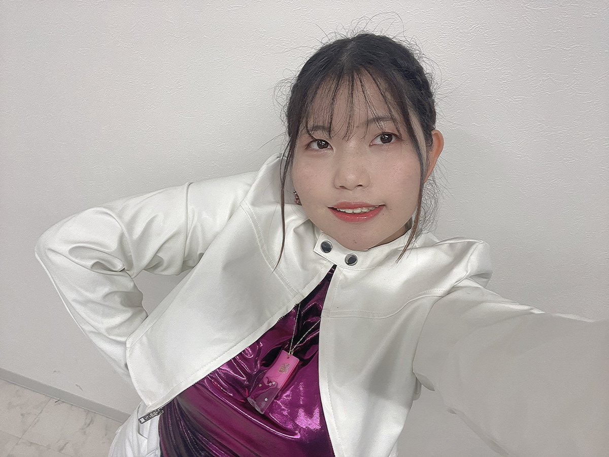rui_smile_SL's tweet photo. 🙏🏻💭｜「あいどるーむ」

本日は両部ともありがとうございました‼️
たくさんのお客様と一緒に楽しんでっ🎶
見てもらえてっ👀✨️

と〜っても嬉しかったです😳💗

ほわてらの曲は…えーっと…
しおりさんいないと無理な事と、

あと、肺活量鍛えます‼️

「　すまぃるぃ　」

名前だけでも覚えてねっ‼️ https://t.co/WNwFW8WL8V