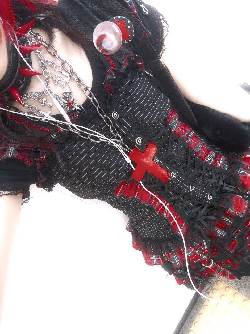 † zl † tweet media