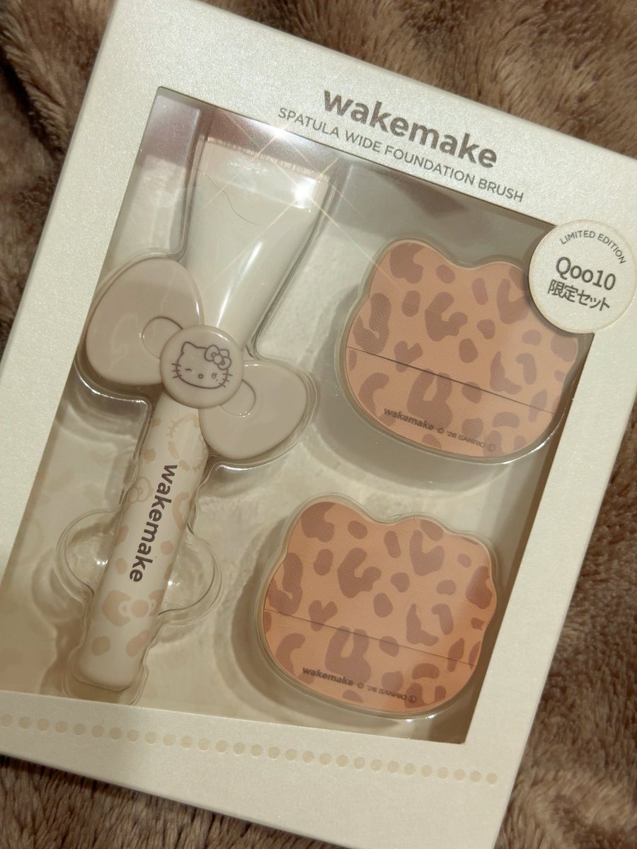 coschelll's tweet photo. メガポ購入品〜
念願のwakemakeのスパチュラブラシはかなり安かった❕リボン邪魔だけどまじ均一に塗れてエグい❕
cosrxのビタミンCちょっと肌が痛くなるからCNPのダーマ美容液とVTで新商品のパックも買った🥳 https://t.co/mbWxgAkS0I
