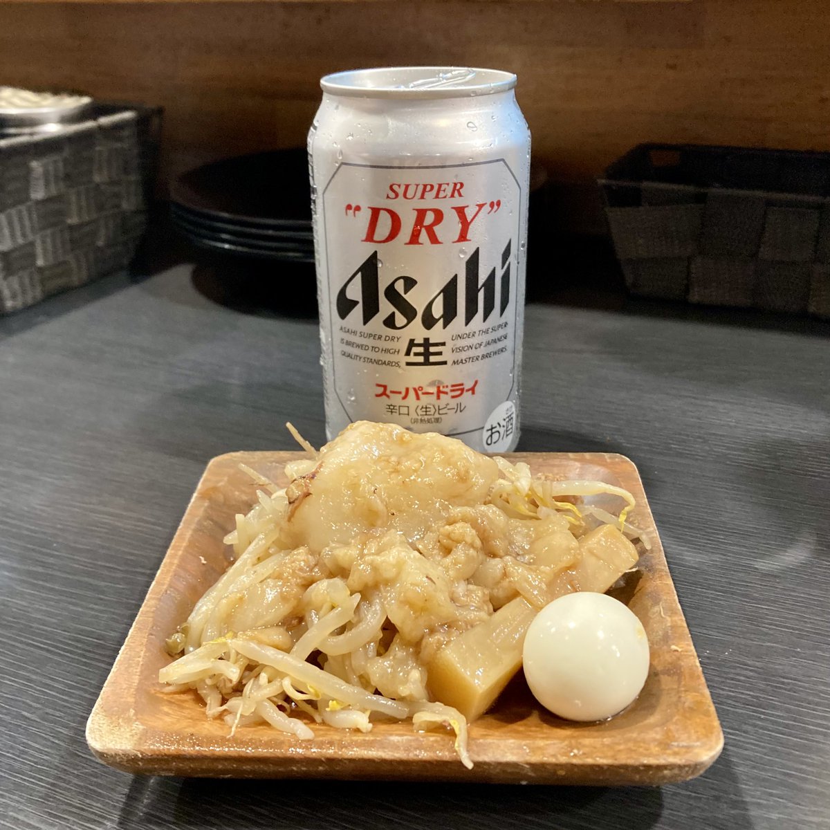 taka5cQ2's tweet photo. 自家製麺NO11 😈ITABASHI😈
㊗️7周年🍥おめでとう御座います🎊
2019年の開店準備〜7/11を回想すると…色々ご苦労があったなぁ💦…涙腺緩みまくりです🥹
水野さんの一杯は伝承＆革新の両面を感じる未来へ続く美味しさ🦾
益々のご発展を北の大地から祈念しておりますっ✈️🦊🖤
🍥通算253杯目 from 20190711 https://t.co/FQJgQQV7PX