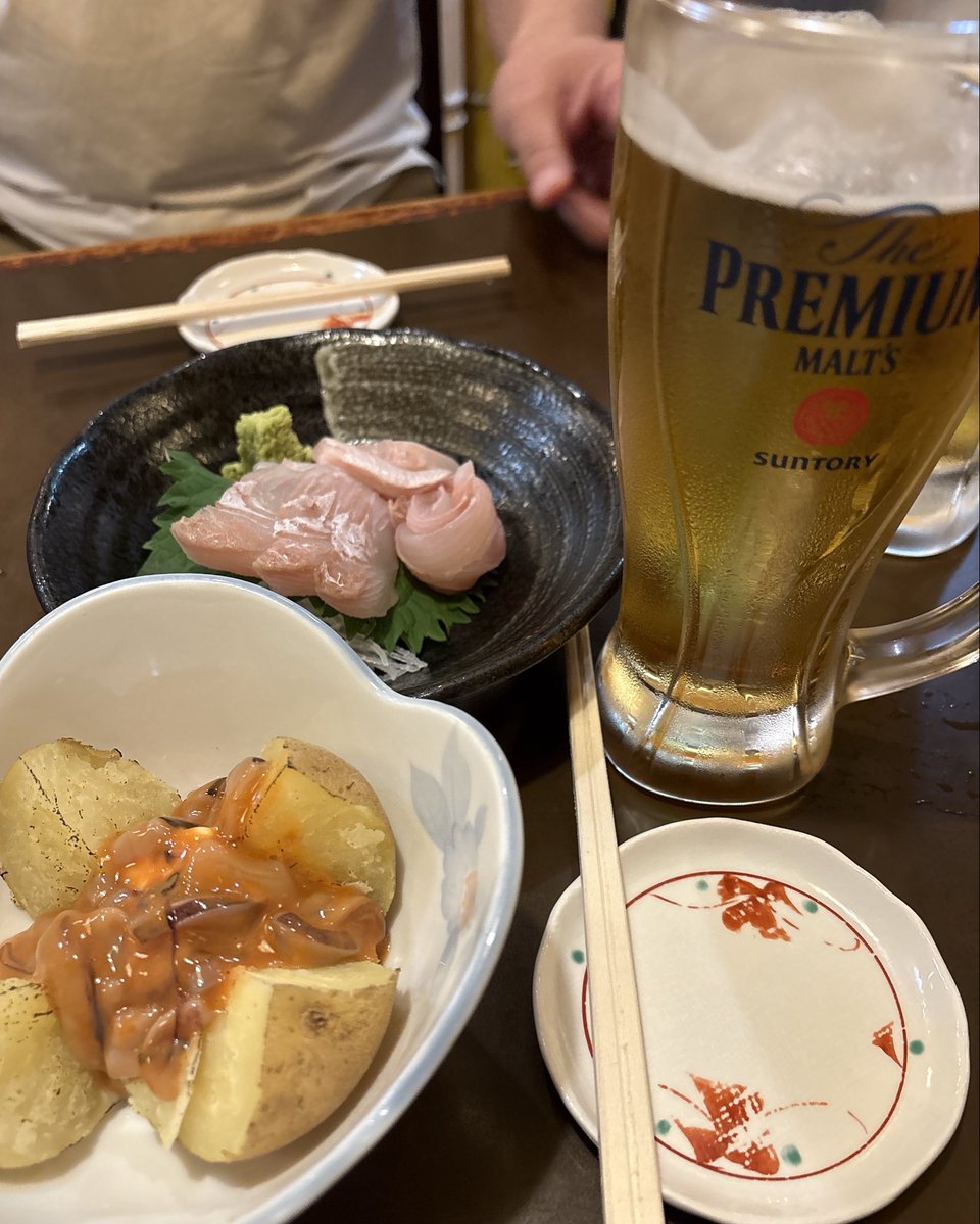 chako123g's tweet photo. 子供たちがそれぞれ花火大会へ出かけたので夫婦で外飲み🍻☺️地元で人気の大衆居酒屋は食べ物のメニューが豊富でお腹いっぱい食べちゃう🤭 https://t.co/zCruuy0jUC