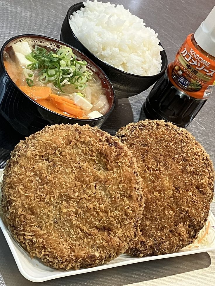 GAO19135429's tweet photo. メンチカツ美味しいです😊 https://t.co/nsASoZrjeX