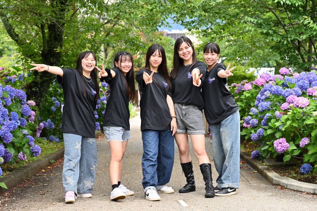 VIXIE_music's tweet photo. 優しくてVIXIE の中で一番しっかりしてる7月生まれのMIYU誕生日おめでとう✨
VIXIE は個々に忙しくライブが全くできない💦
ライブができる日をお待ち下さい！ https://t.co/pZvafs7IUE