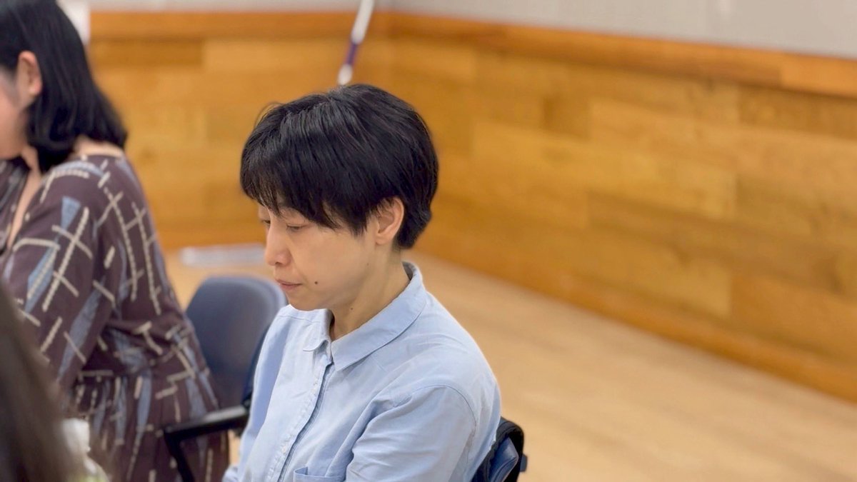 seishunjijou's tweet photo. ／
🛸キャスト紹介🛸
＼

▷ 万引き犯/後藤飛鳥（五反田団）
明け方にふらっと、ハジメマシテ。
可憐な姿、声からは想像出来ない"常識"が！？憎めない彼女にご注目。

#青春事情 『#あきらめて明日』
2026年7月17日(金)-21日(火)
#新宿眼科画廊

🎫後藤扱い予約フォーム
https://t.co/xMLk16RfNV https://t.co/FZrjpEYBnJ