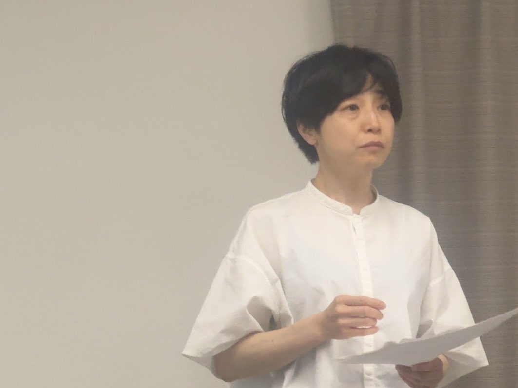 seishunjijou's tweet photo. ／
🛸キャスト紹介🛸
＼

▷ 万引き犯/後藤飛鳥（五反田団）
明け方にふらっと、ハジメマシテ。
可憐な姿、声からは想像出来ない"常識"が！？憎めない彼女にご注目。

#青春事情 『#あきらめて明日』
2026年7月17日(金)-21日(火)
#新宿眼科画廊

🎫後藤扱い予約フォーム
https://t.co/xMLk16RfNV https://t.co/FZrjpEYBnJ