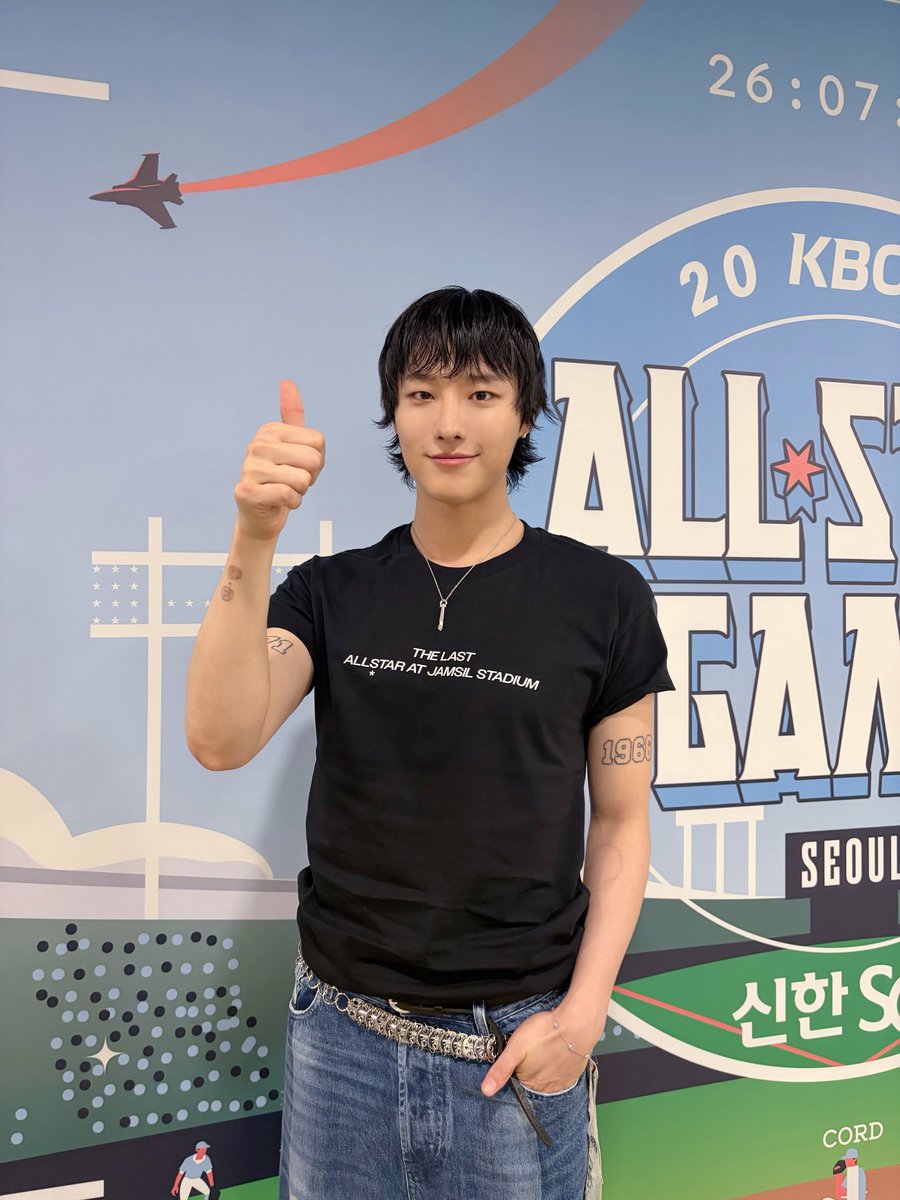 c_woodzofficial's tweet photo. [📷] 
260711 2026 KBO 리그 올스타전

올스타전에서~ 누가 무대했~게🧡💙

잠실의 마지막 여름에
커다랗고 넓은 경기장에서도
열심히 멋진 무대 보여준
우리 우즈 너무 기특하죠🫳🫳

#WOODZ #우즈
#KBO올스타전 https://t.co/LaJlvfgRis